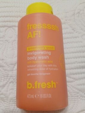 b. fresh Invigorating Grapefruit Body Wash - Minetan